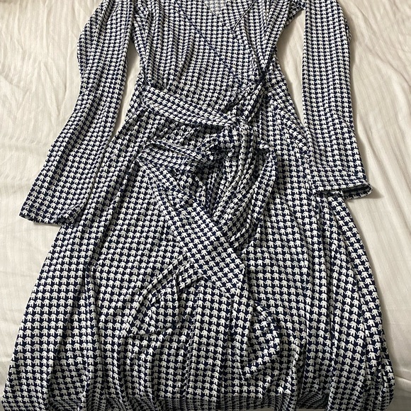 Banana Republic Midi Dress - Picture 2 of 5